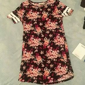 Floral dress. White strips
